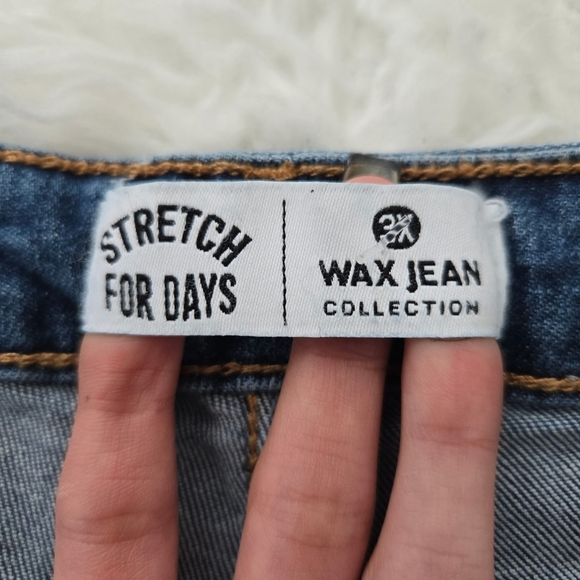 Wax Jean Stretch for Days Cuffed Distressed medium wash Shorts. Size 3XL. New. - Picture 7 of 8